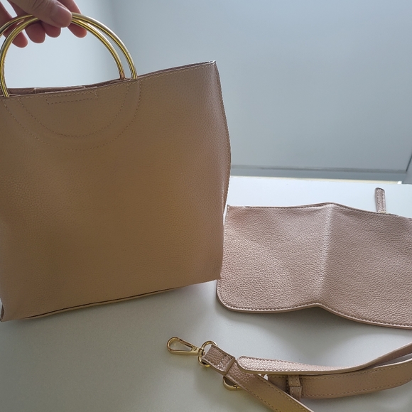 Dusty pink purse, gold hardware and  detachable straps - Picture 2 of 4